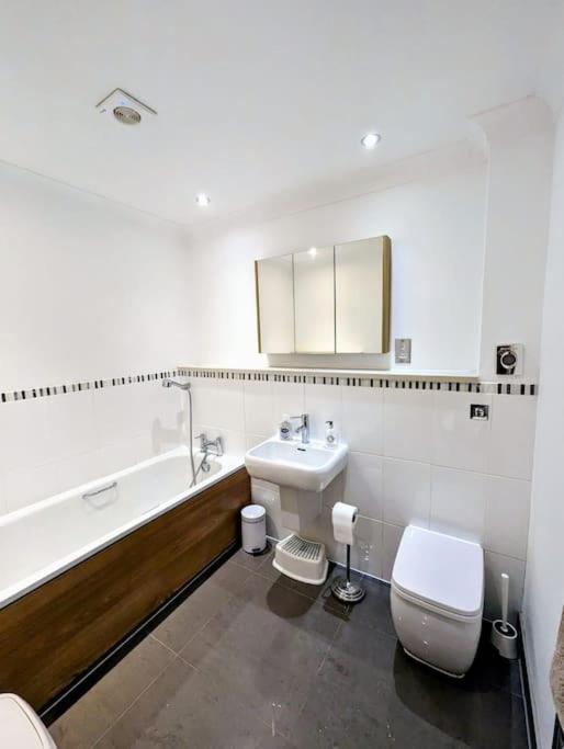 ברודסטיירס Sohot Stays-Garden Apt-Free Parking Ground Flr מראה חיצוני תמונה